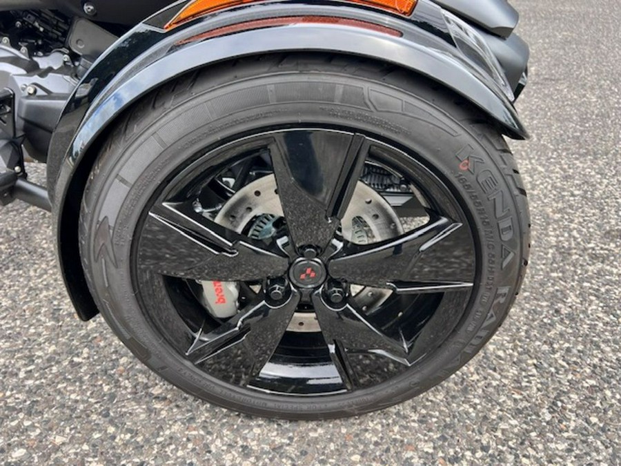 2024 Can-Am® Spyder F3 Limited Dark Wheels