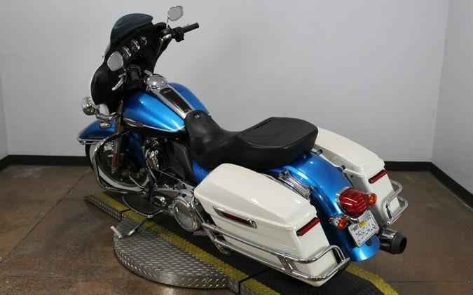 Harley-Davidson Electra Glide Revival™ 2021 FLH 627692T HI-FI BLU/BLK DENIM