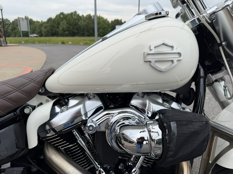 2018 Harley-Davidson® Fat Boy® Bonneville Salt Pearl