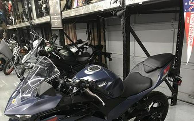 2026 Kawasaki Ninja® 500 ABS Metallic Matte Twilight Blue