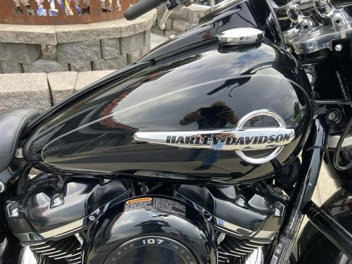 2018 Harley-Davidson Softail Heritage Classic 114 Review — From...