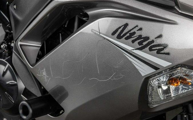 2021 Kawasaki Ninja 650 ABS Metallic Spark Black/Metallic Imperial Red