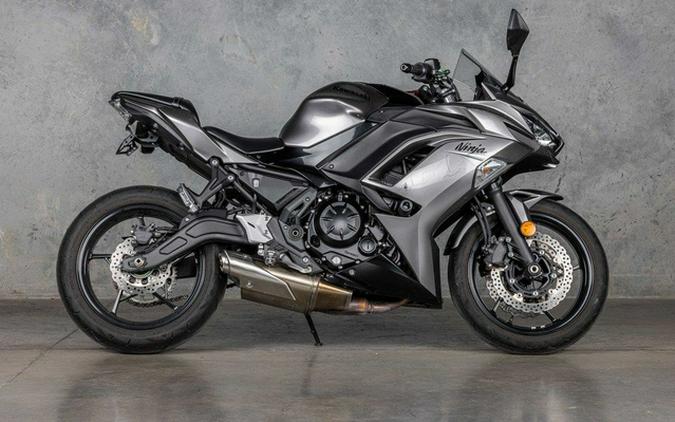 2021 Kawasaki Ninja 650 ABS Metallic Spark Black/Metallic Imperial Red