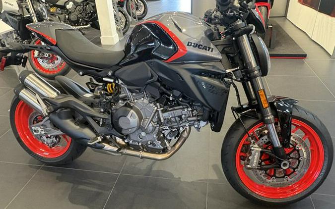 2026 Ducati MONSTER PLUS