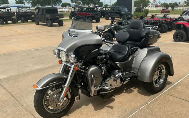2016 Harley-Davidson® TRI GLIDE ULTRA CLASSIC