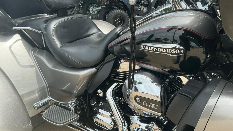 2016 Harley-Davidson® TRI GLIDE ULTRA CLASSIC
