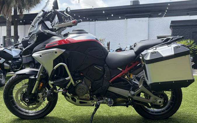 2025 Ducati Multistrada V4 Rally Travel&Radar