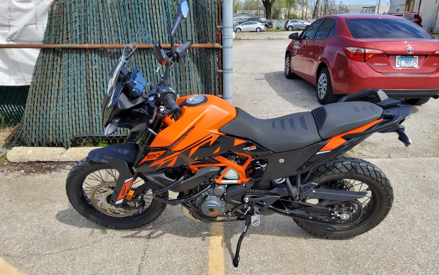 2023 KTM Adventure 390