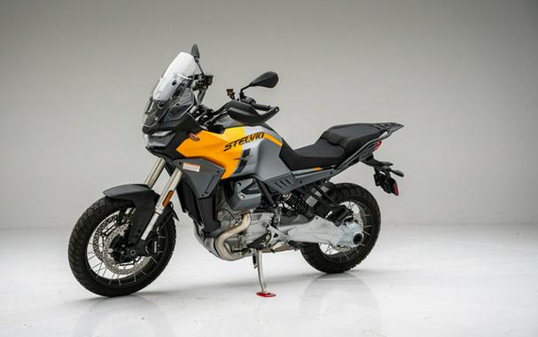 2024 Moto Guzzi Stelvio