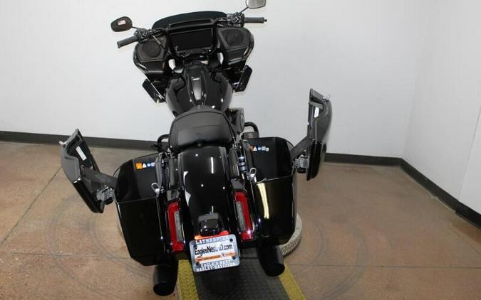 2026 Harley-Davidson® Road Glide® VIVID BLACK