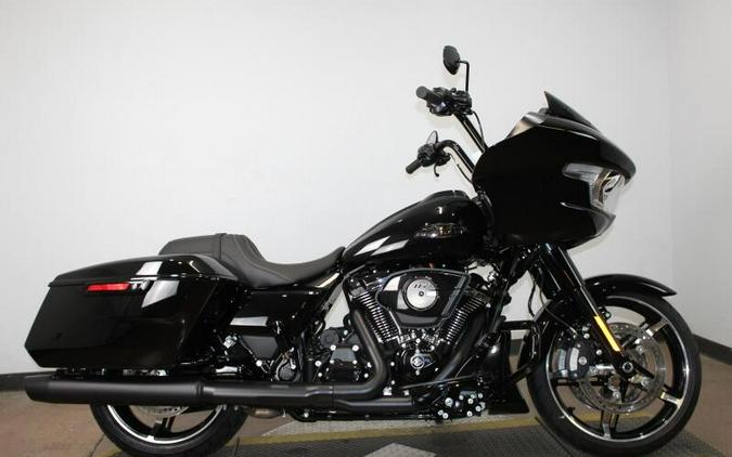 2026 Harley-Davidson® Road Glide® VIVID BLACK