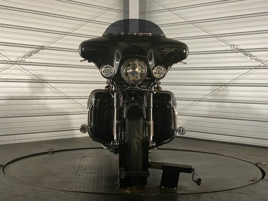 2012 Harley-Davidson® FLHXSE3 - CVO™ Street Glide®
