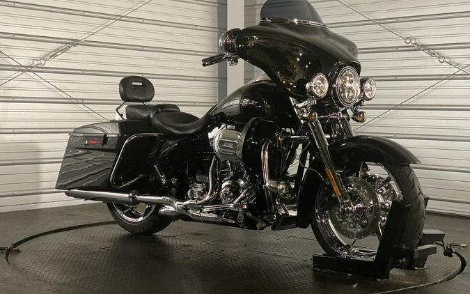 2012 Harley-Davidson® FLHXSE3 - CVO™ Street Glide®