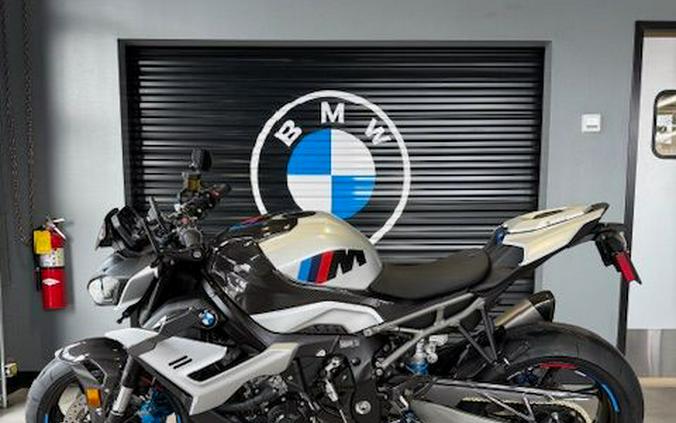 2026 BMW M 1000 R