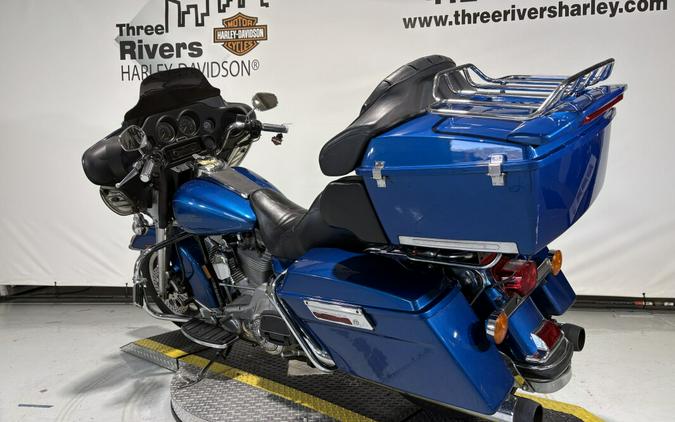 2006 Harley-Davidson® Electra Glide® Standard Blue Sunglo