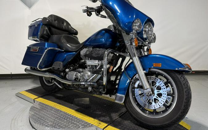 2006 Harley-Davidson® Electra Glide® Standard Blue Sunglo