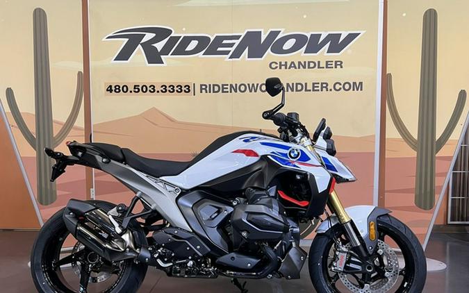2026 BMW R 1300 R Performance