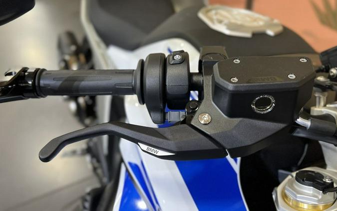 2026 BMW R 1300 R Performance