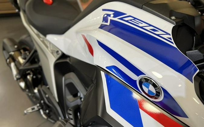 2026 BMW R 1300 R Performance