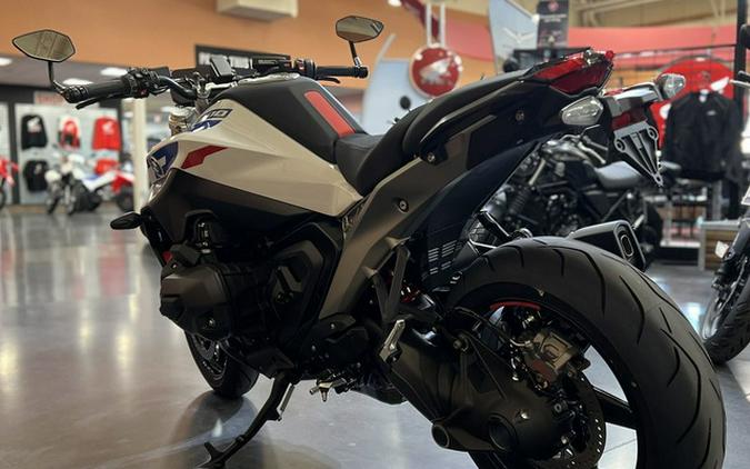 2026 BMW R 1300 R Performance