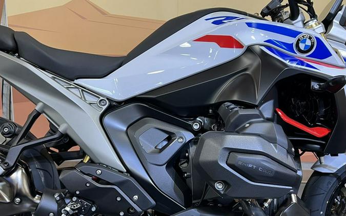 2026 BMW R 1300 R Performance