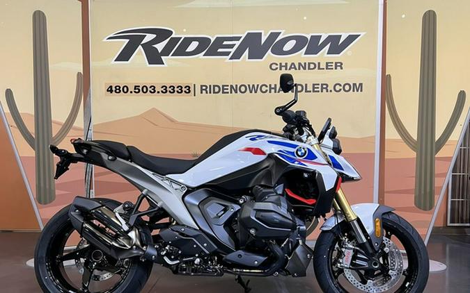 2026 BMW R 1300 R Performance