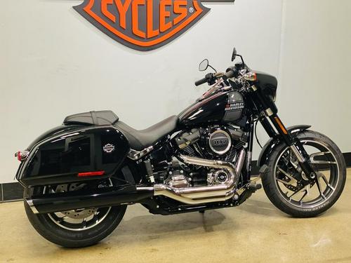 2021 Harley-Davidson Sport Glide Review: Two-Wheeled Convertible