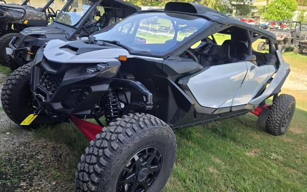 2025 Can-Am® Maverick R Max 999T DCT