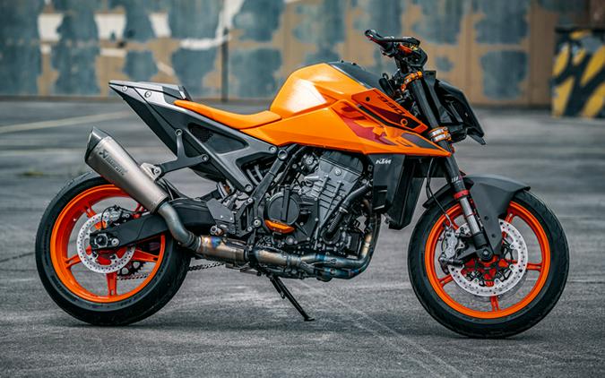 2024 KTM 990 Duke Review | First Look