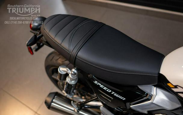 2026 Triumph Speed Twin 1200 Crystal White/Sapphire Black