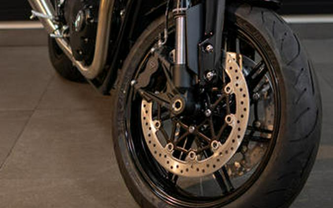 2026 Triumph Speed Twin 1200 Crystal White/Sapphire Black