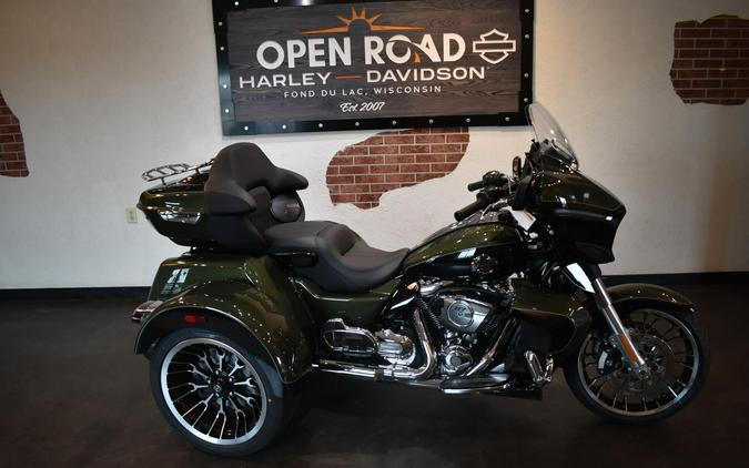 2026 Harley-Davidson® Street Glide 3 Limited Olive Steel Metallic / Vivid Black Chrome Trim