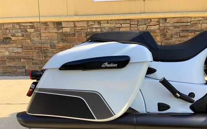 2024 Indian Motorcycle Chieftain® Dark Horse® with PowerBand Audio Package