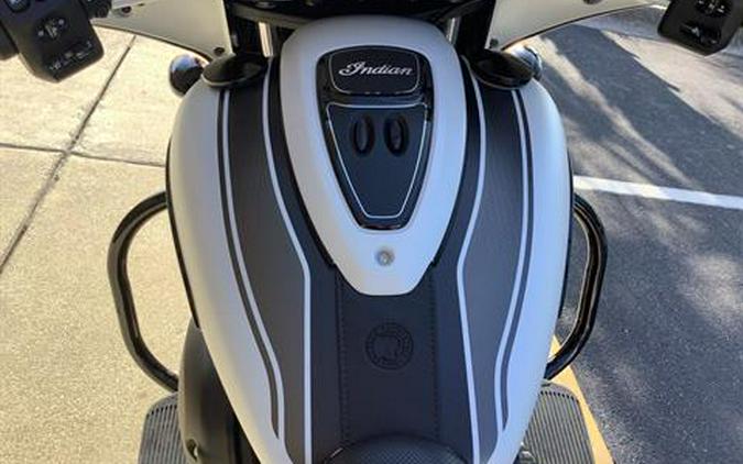 2024 Indian Motorcycle Chieftain® Dark Horse® with PowerBand Audio Package