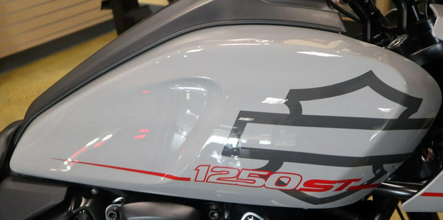 2025 Harley-Davidson® RA1250ST - Pan America® 1250 ST
