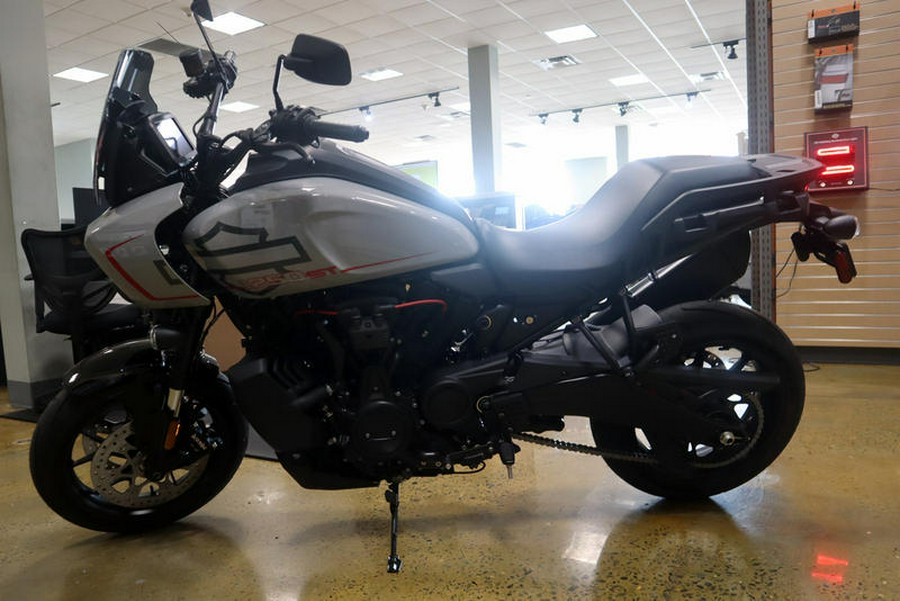 2025 Harley-Davidson® RA1250ST - Pan America® 1250 ST