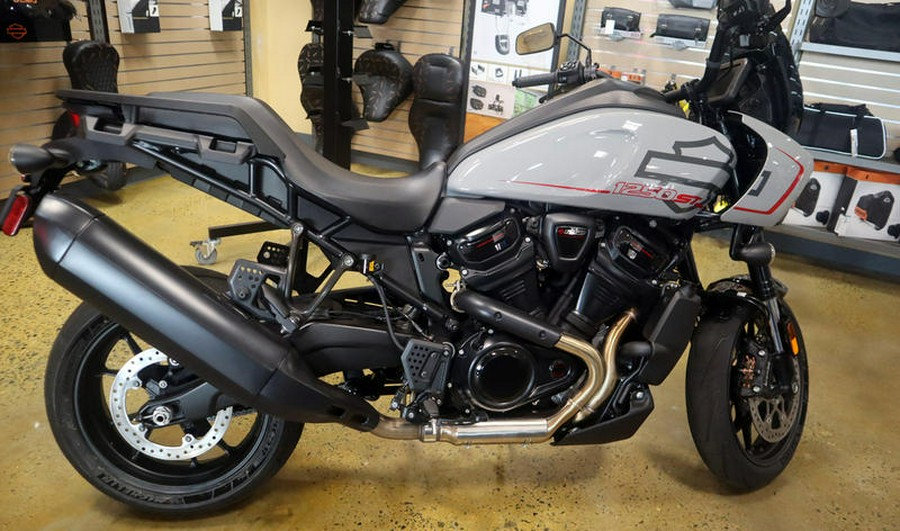 2025 Harley-Davidson® RA1250ST - Pan America® 1250 ST