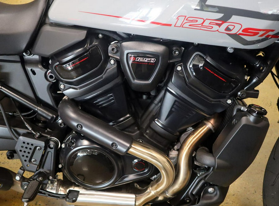 2025 Harley-Davidson® RA1250ST - Pan America® 1250 ST