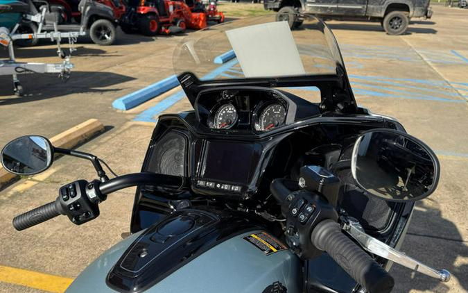 2025 Indian Motorcycle® Challenger® Dark Horse® 112 Frost Silver Smoke