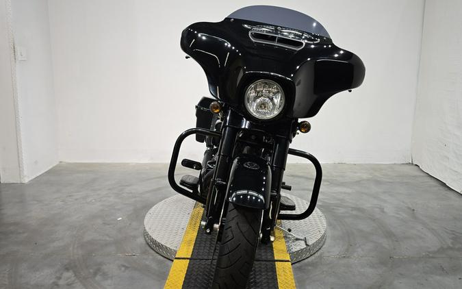 FLHXS 2018 Street Glide® Special