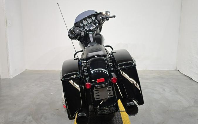 FLHXS 2018 Street Glide® Special