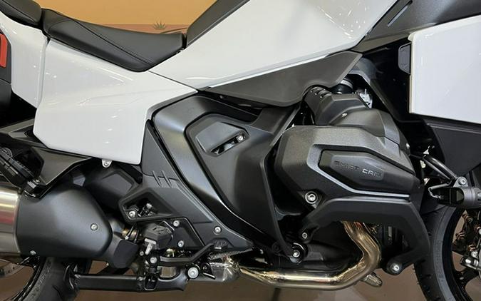 2026 BMW R 1300 RT Alpine White 3