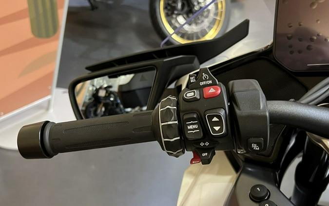 2026 BMW R 1300 RT Alpine White 3