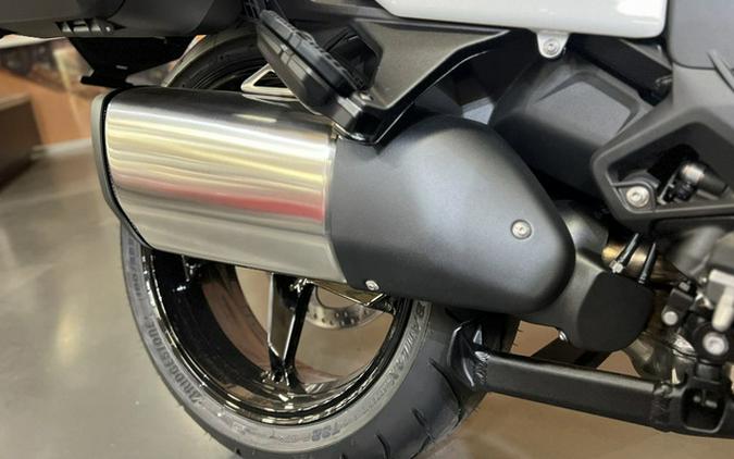 2026 BMW R 1300 RT Alpine White 3