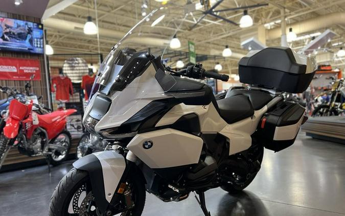 2026 BMW R 1300 RT Alpine White 3