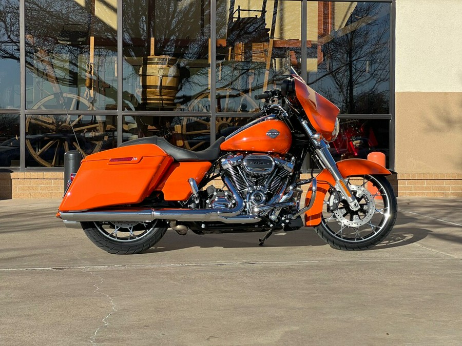 2023 Harley-Davidson® Street Glide® Special Baja Orange