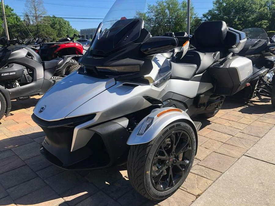 2024 Can-Am® Spyder RT Limited Dark Wheels