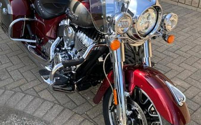 2020 Indian Motorcycle® Springfield® Burgundy Metallic / Titanium Metallic