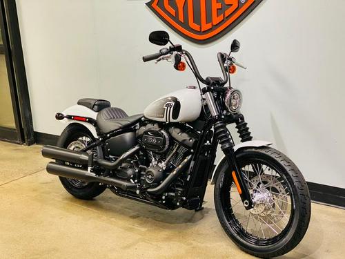 2021 Harley-Davidson Street Bob 114 Review (11 Fast Facts)