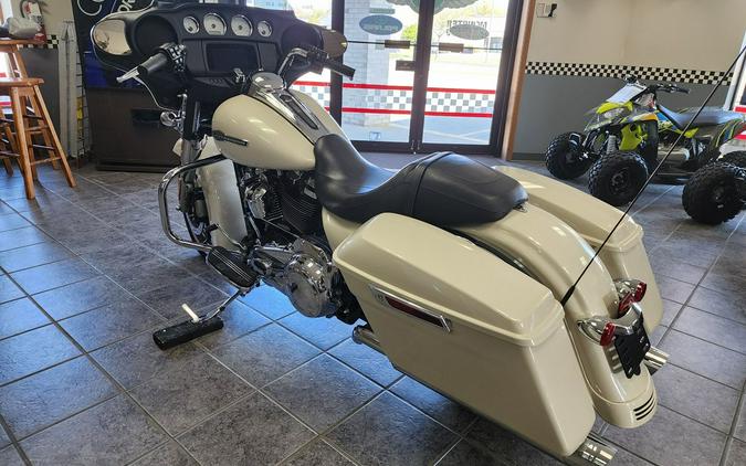 2022 Harley-Davidson® Street Glide FLHX